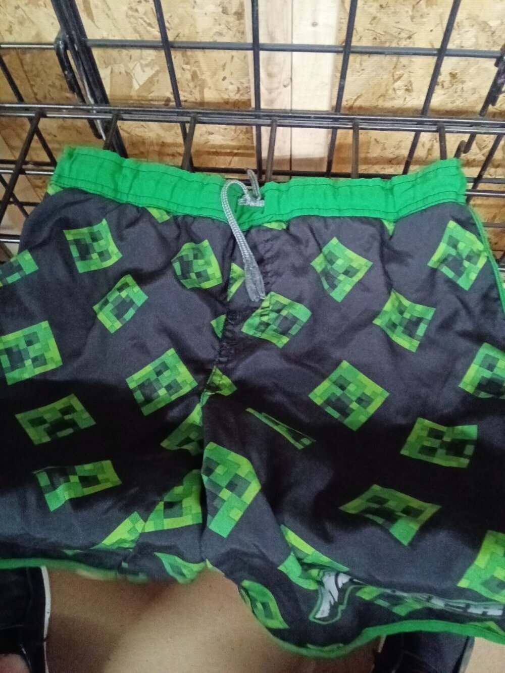 Minecraft Boys' Swim Trunks Green Creeper Print Size 10/12